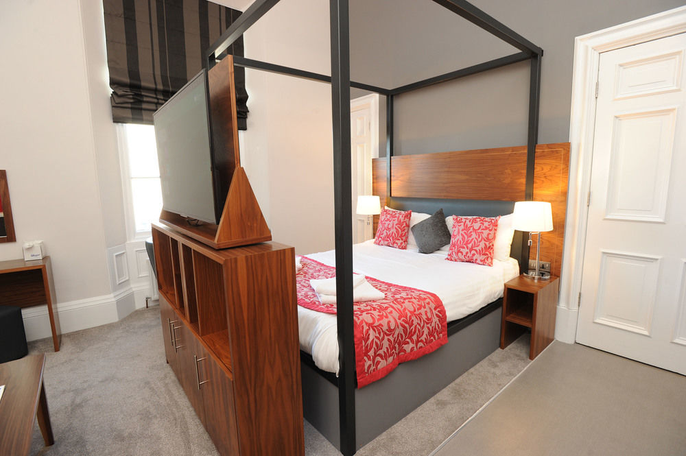 Court Aparthotel 4*